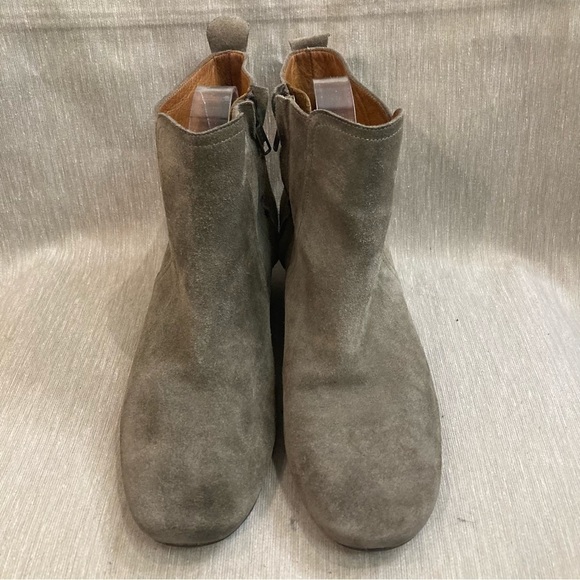 ISABEL MARANT Sz 39 Suede Zipper Riunded Toe Cap Stacked Heel Ankle  Booties - Picture 2 of 9